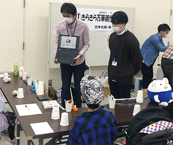 Joetsu Science Museum Holds the Young People's Science Festival and a Workshop Making Kaleidoscopes Using Polarizers