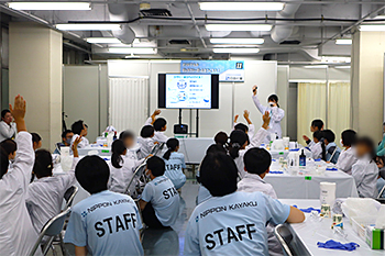 Exhibiting at the “Summer Holiday Science Experiments for Kids 2023” staged by the Yume Kagaku 21 Committee (Chemistry Makes Our Dreams Come True).